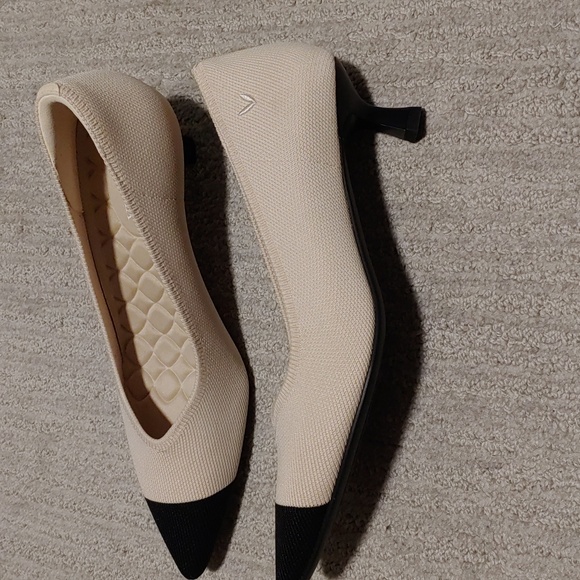Women shoes is new really soft inside please see in photos - Picture 8 of 8